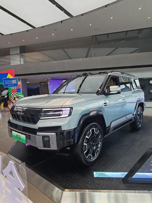 重庆255比亚迪方程豹硬派越野的爆款，英菲尼迪35周年与你共成长